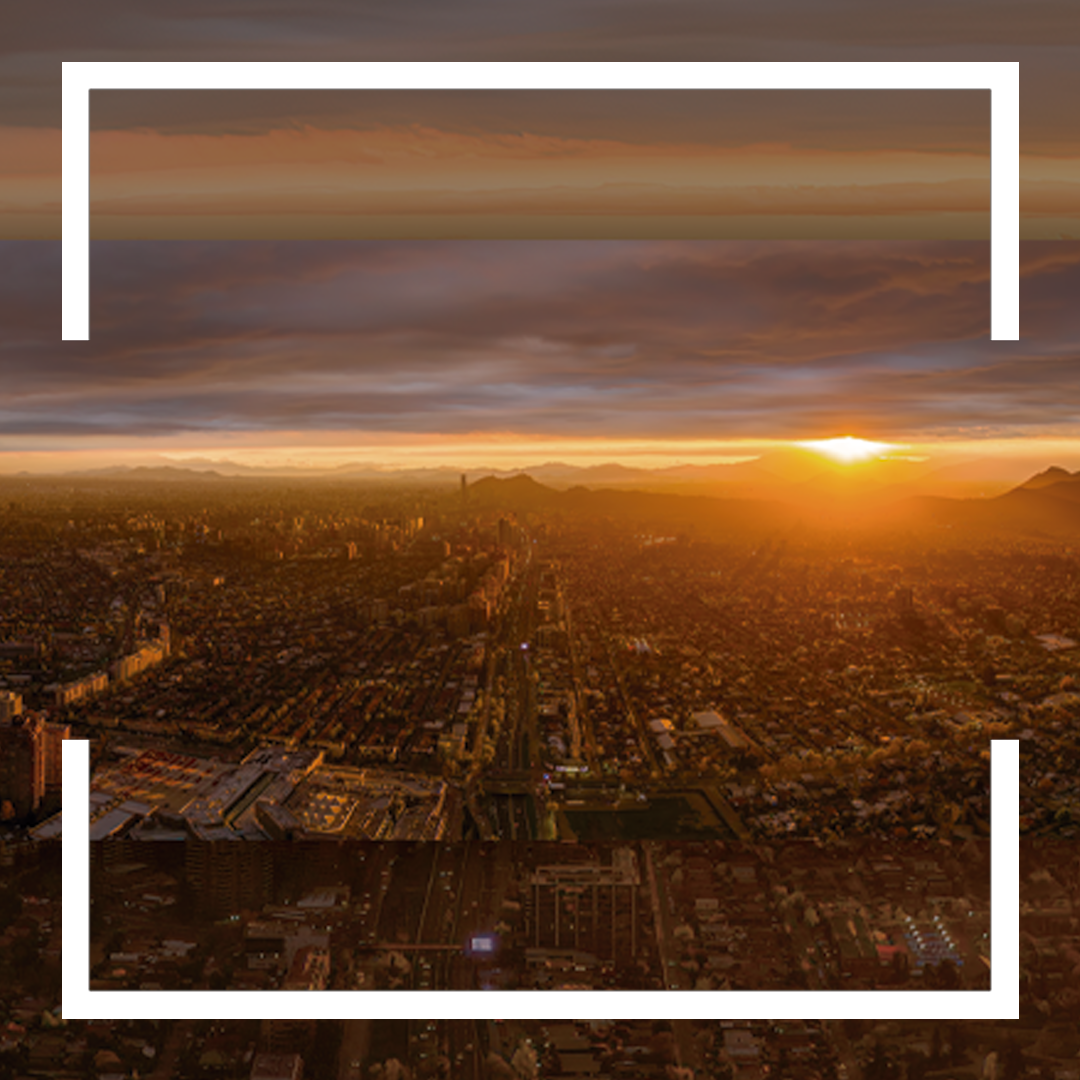 "Crepúsculo Dorado: Atardecer en la Metrópoli" - Imagen 1