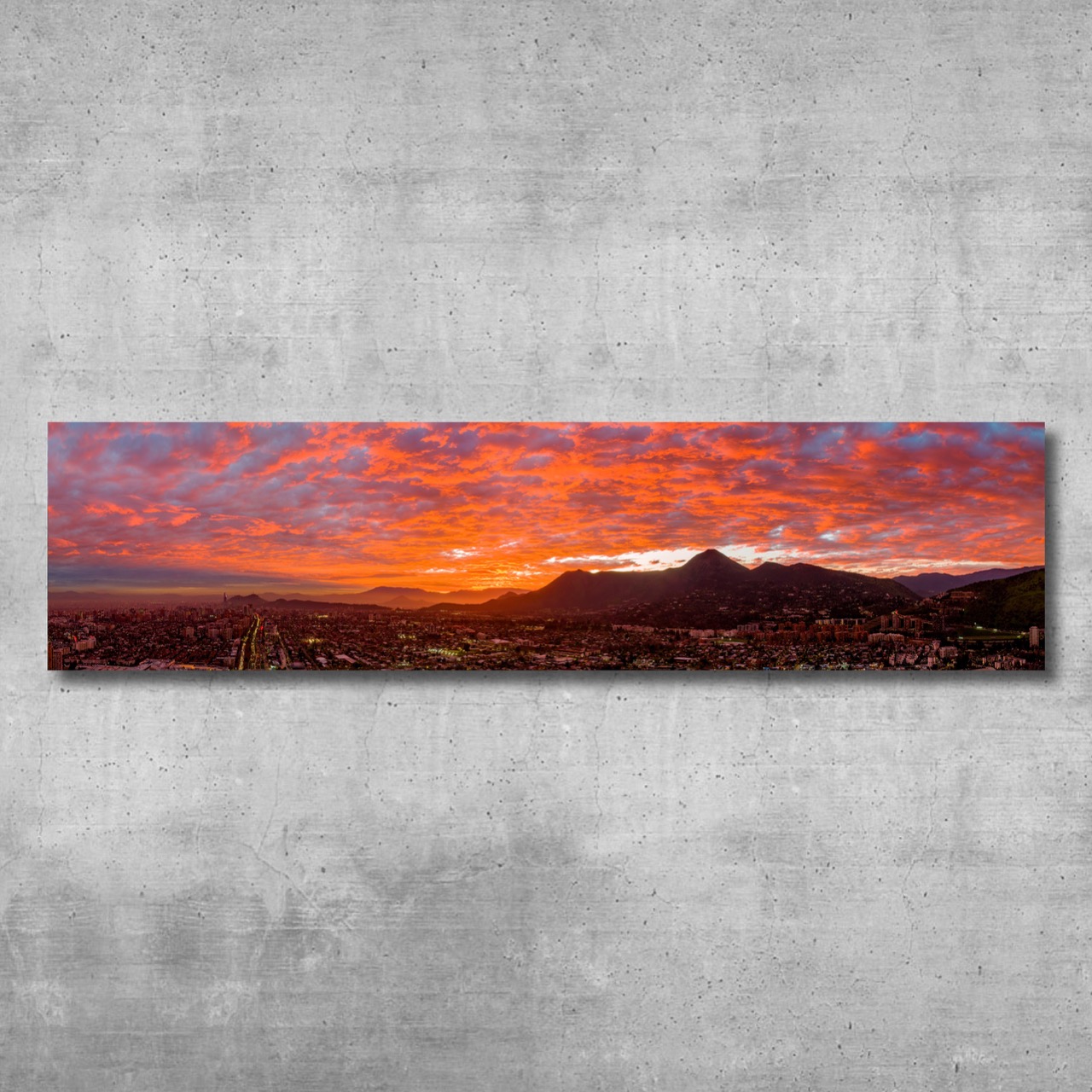 "Horizonte Urbano Bajo el Manto Naranja del Ocaso" - Imagen 5